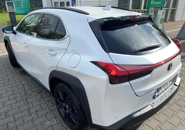 Lexus UX cena 150000 przebieg: 11547, rok produkcji 2022 z Gliwice małe 56